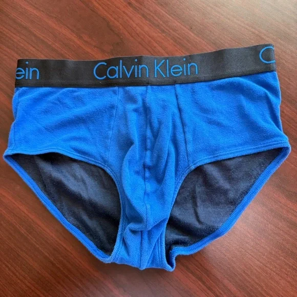 Calvin Klein Men's Vibrant Blue Briefs - Picture 1 of 6
